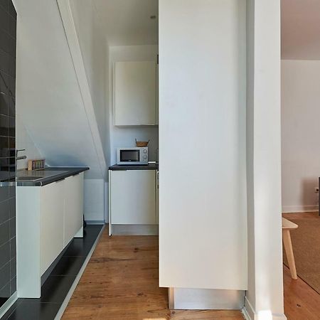 Charming Apartment Em Belem-Books And Canvas Lisbon Exterior photo